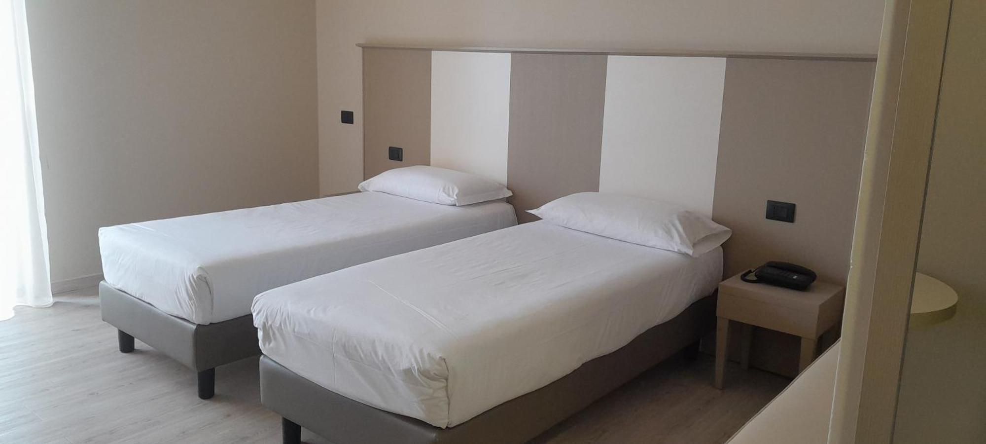 Jr Hotels Gate 7 Bologna Calderara di Reno Exterior photo